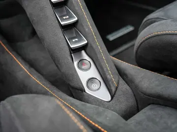 MCLAREN 750S Coupé Embar Orange  Track Brake  Lift