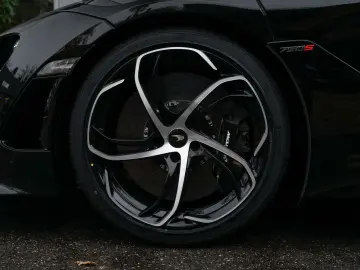 MCLAREN 750S Coupé I TechLux I B&W