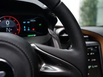 MCLAREN 750S Coupé I TechLux I B&W