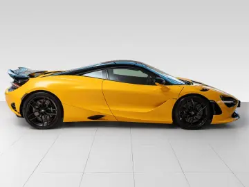 MCLAREN 750S Coupe - B&W - Performance interior