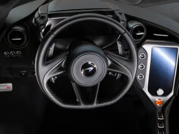 MCLAREN 750S Coupe - B&W - Performance interior