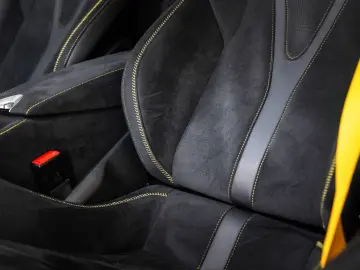 MCLAREN 750S Coupe - B&W - Performance interior
