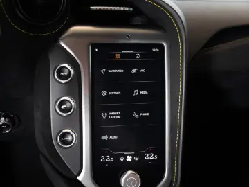 MCLAREN 750S Coupe - B&W - Performance interior