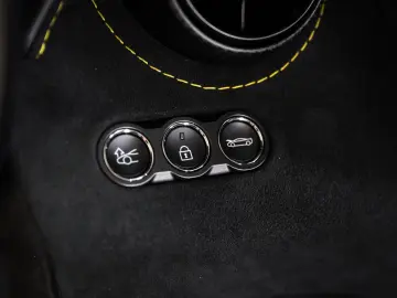 MCLAREN 750S Coupe - B&W - Performance interior