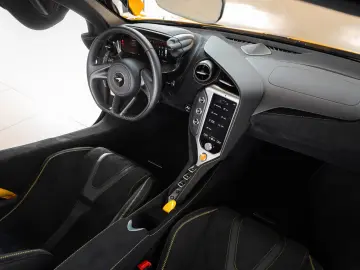 MCLAREN 750S Coupe - B&W - Performance interior