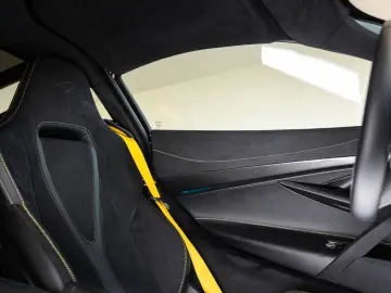 MCLAREN 750S Coupe - B&W - Performance interior