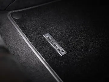 MCLAREN 750S Coupe - B&W - Performance interior