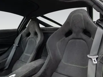 MCLAREN 750S Coupé   Mantis Green   Carbon Exterior