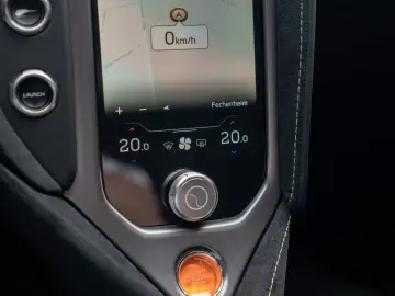 MCLAREN 750S Coupé   Mantis Green   Carbon Exterior