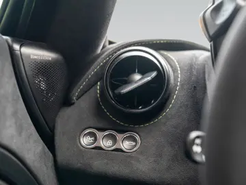 MCLAREN 750S Coupé   Mantis Green   Carbon Exterior