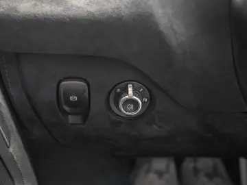 MCLAREN 750S Coupé   Mantis Green   Carbon Exterior