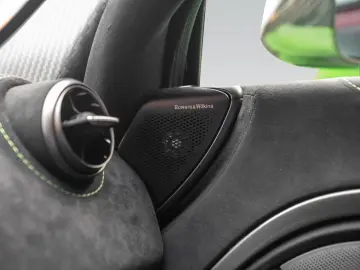 MCLAREN 750S Coupé   Mantis Green   Carbon Exterior