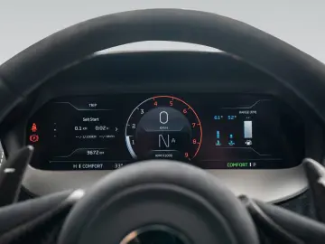 MCLAREN 750S Coupé   Mantis Green   Carbon Exterior