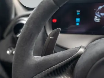 MCLAREN 750S Coupé   Mantis Green   Carbon Exterior