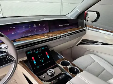 Cadillac Escalade FACELIFT MY26 6.2 V8 Sport Platinum