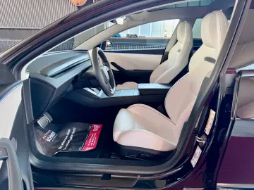 TESLA Model 3 Facelift Performance Dual AWD Steuer