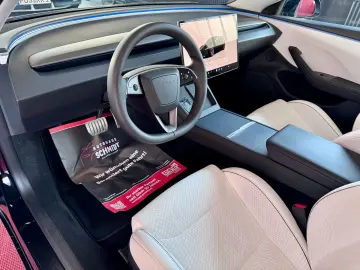 TESLA Model 3 Facelift Performance Dual AWD Steuer