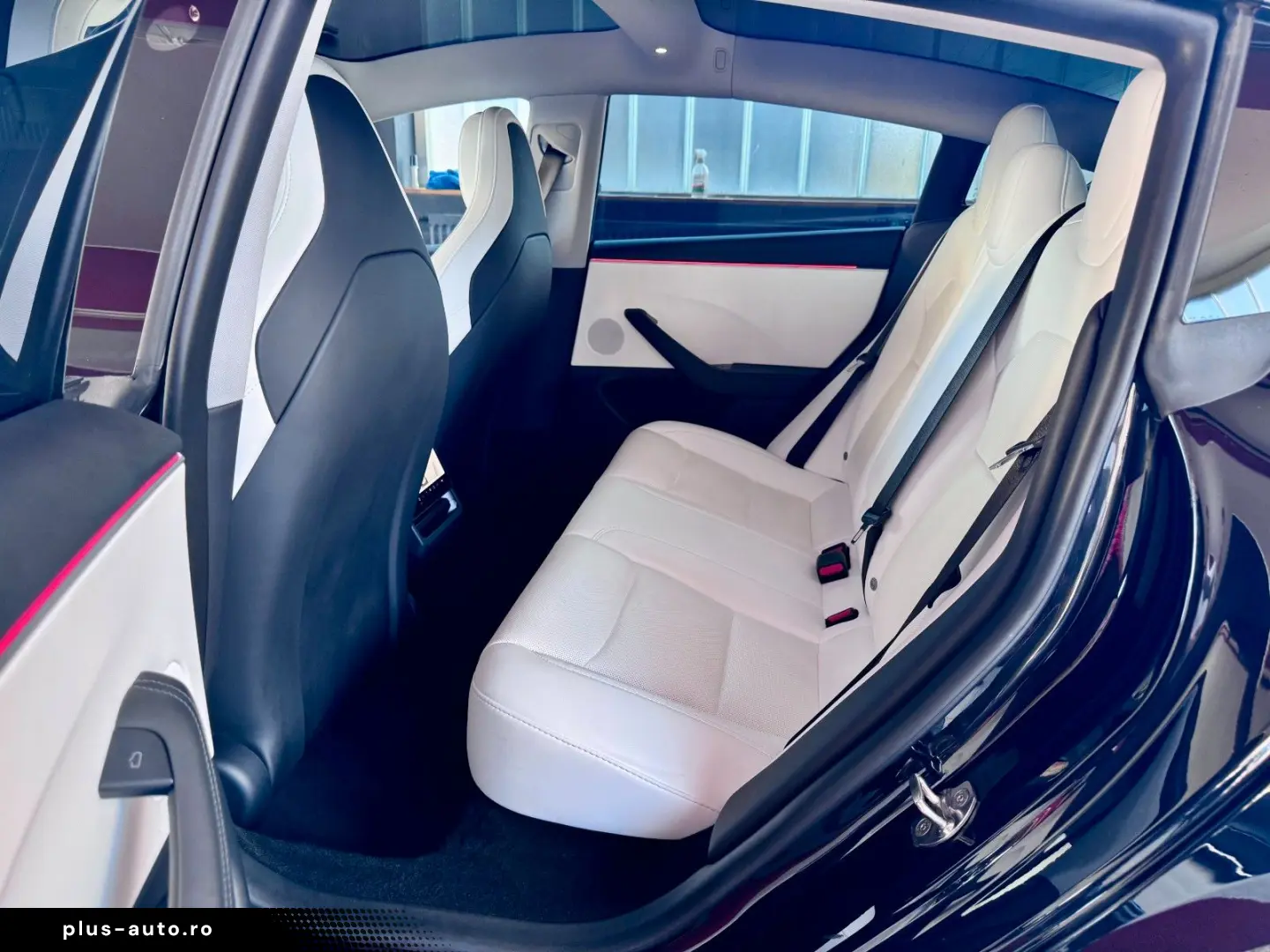 TESLA Model 3 Facelift Performance Dual AWD Steuer