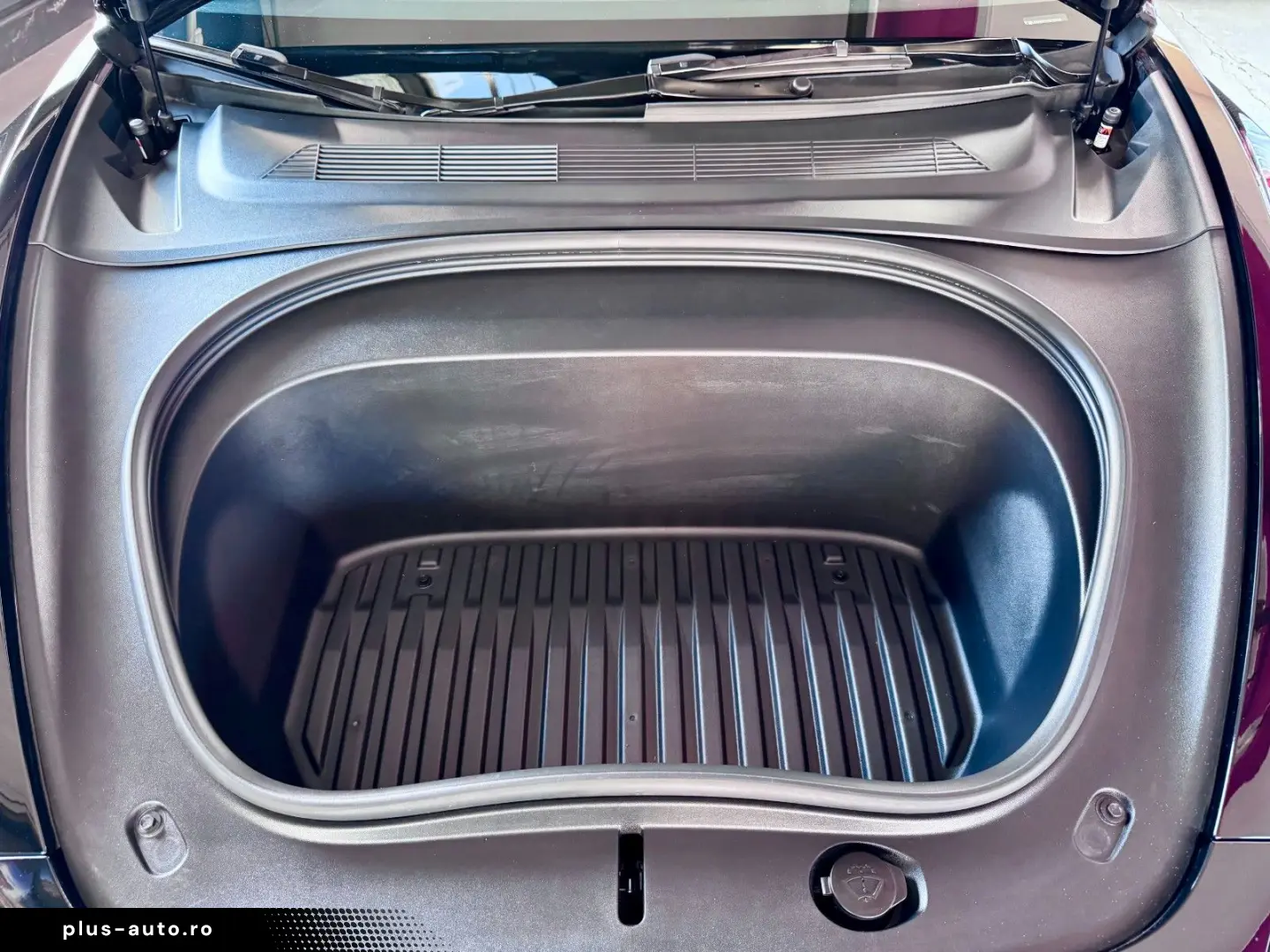 TESLA Model 3 Facelift Performance Dual AWD Steuer