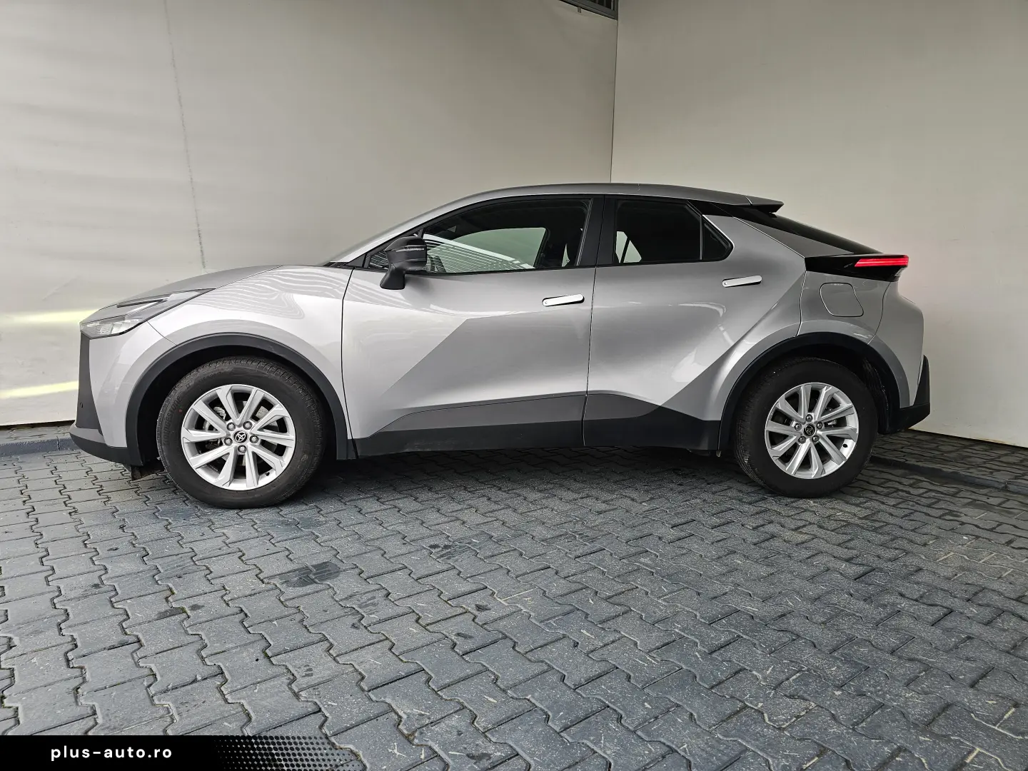Toyota C-HR Hybrid FWD Active