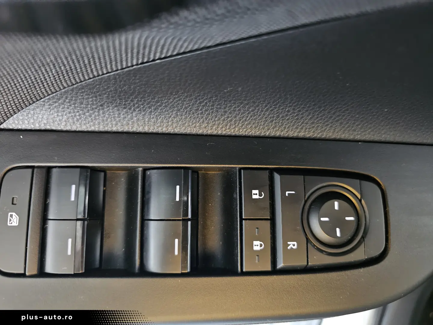 Toyota C-HR Hybrid FWD Active