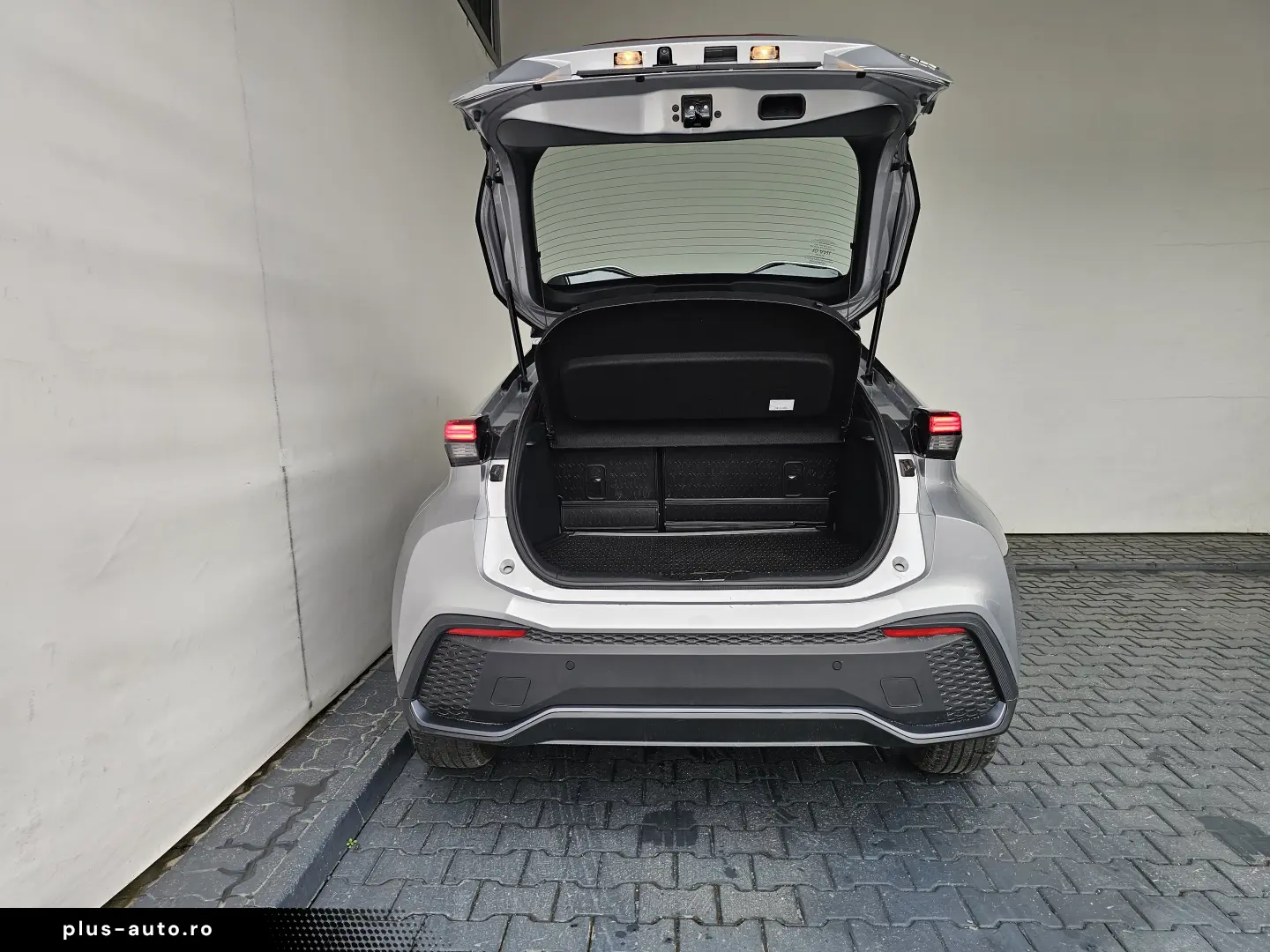 Toyota C-HR Hybrid FWD Active