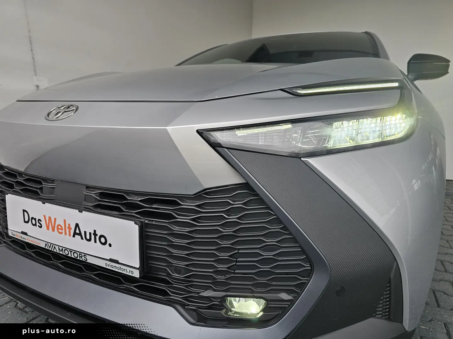 Toyota C-HR Hybrid FWD Active