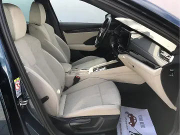 SKODA OCTAVIA MHEV Business Plus