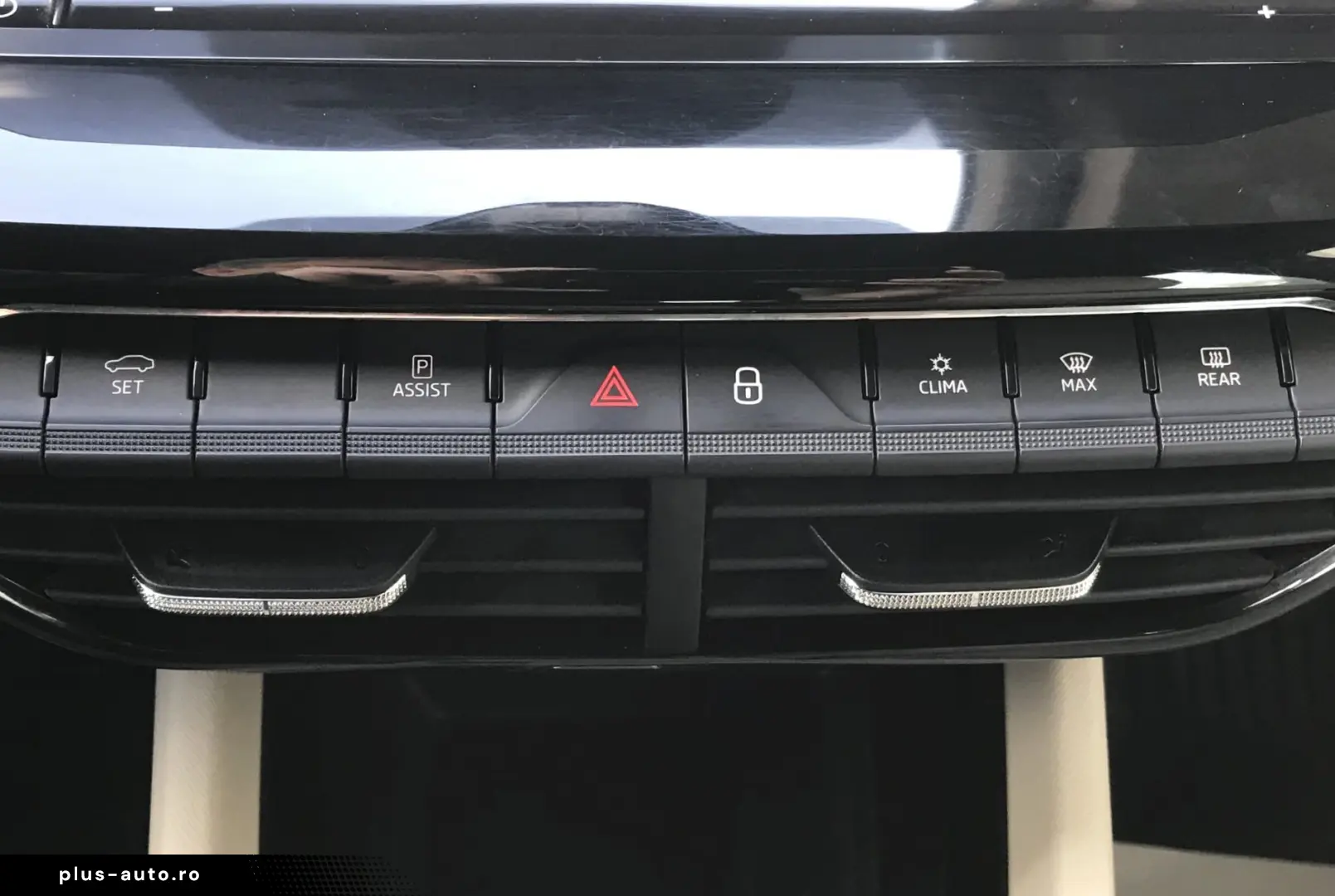 SKODA OCTAVIA MHEV Business Plus