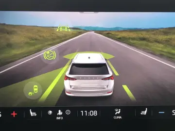 SKODA OCTAVIA MHEV Business Plus