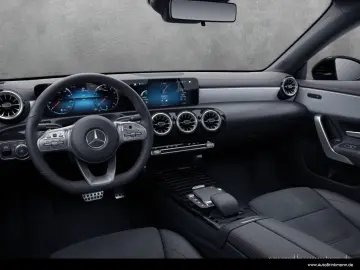 MERCEDES-BENZ CLA 180 Coupé AMG Line LED SHZ Parktro…