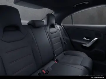 MERCEDES-BENZ CLA 180 Coupé AMG Line LED SHZ Parktro…