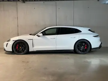 PORSCHE Taycan GTS Sport Turismo   Massagefunktion