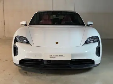 PORSCHE Taycan GTS Sport Turismo   Massagefunktion