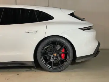 PORSCHE Taycan GTS Sport Turismo   Massagefunktion