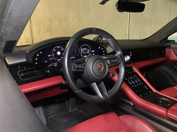 PORSCHE Taycan GTS Sport Turismo   Massagefunktion