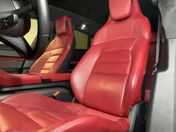 PORSCHE Taycan GTS Sport Turismo   Massagefunktion