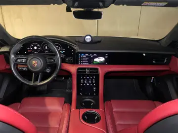 PORSCHE Taycan GTS Sport Turismo   Massagefunktion