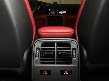 PORSCHE Taycan GTS Sport Turismo   Massagefunktion