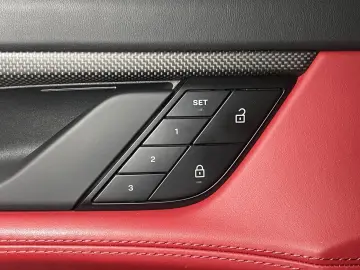 PORSCHE Taycan GTS Sport Turismo   Massagefunktion