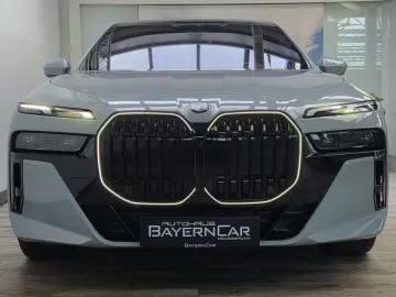 BMW 740d xDrive M Sport Pro B&W Massage Sitzlüftung