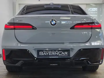 BMW 740d xDrive M Sport Pro B&W Massage Sitzlüftung