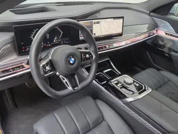 BMW 740d xDrive M Sport Pro B&W Massage Sitzlüftung