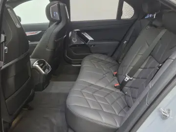 BMW 740d xDrive M Sport Pro B&W Massage Sitzlüftung