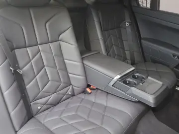 BMW 740d xDrive M Sport Pro B&W Massage Sitzlüftung