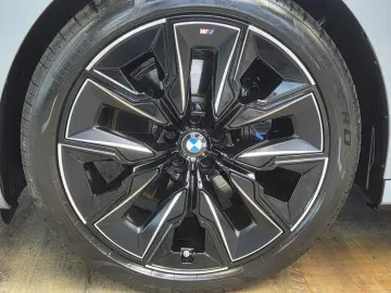 BMW 740d xDrive M Sport Pro B&W Massage Sitzlüftung