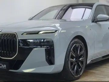 BMW 740d xDrive M Sport Pro B&W Massage Sitzlüftung