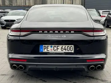 PORSCHE Panamera 4 S NAVI LED PANO SHZ ACC SPUR LEDER