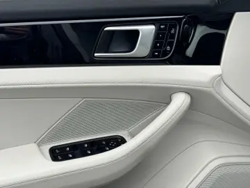 PORSCHE Panamera 4 S NAVI LED PANO SHZ ACC SPUR LEDER