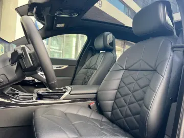 BMW 740d xDrive M Sport Pro SkyPano DA PA Prof B&W